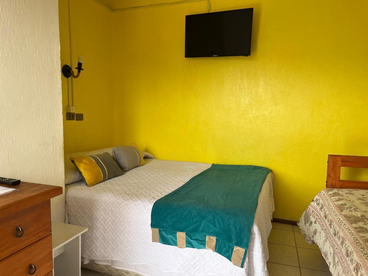 Hostal Avenue La Serena Bagian luar foto
