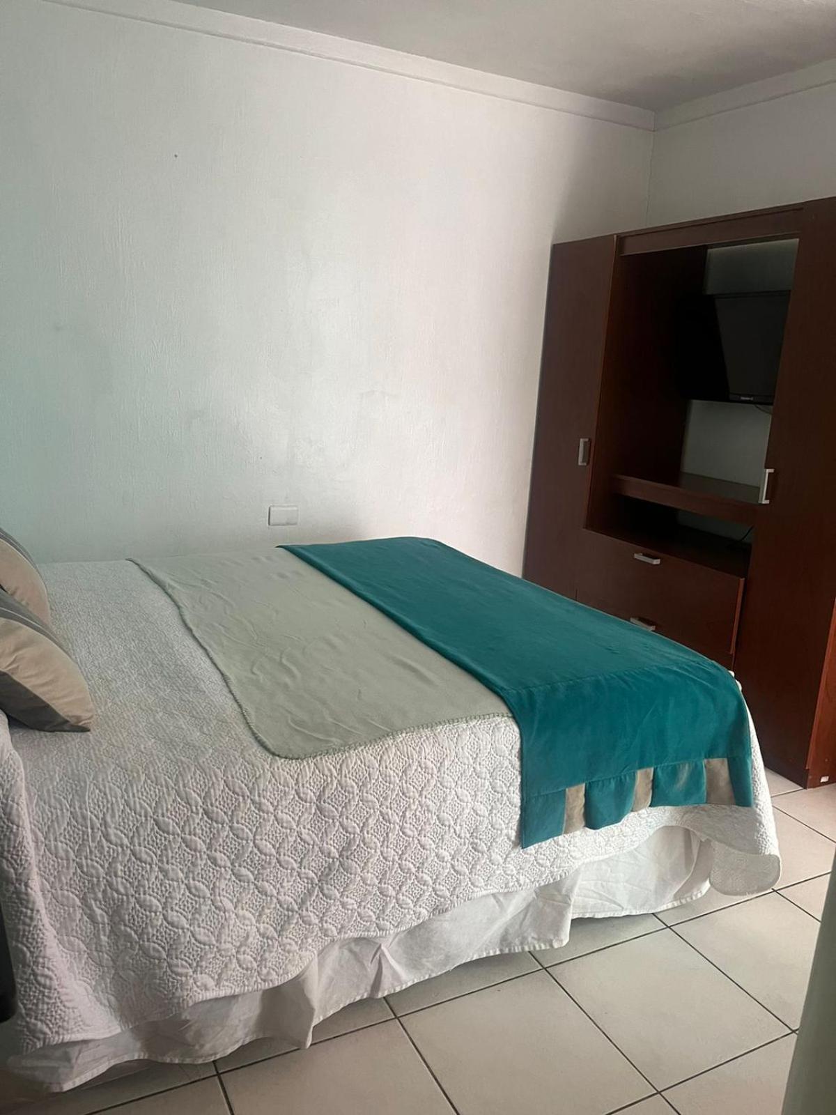 Hostal Avenue La Serena Bagian luar foto
