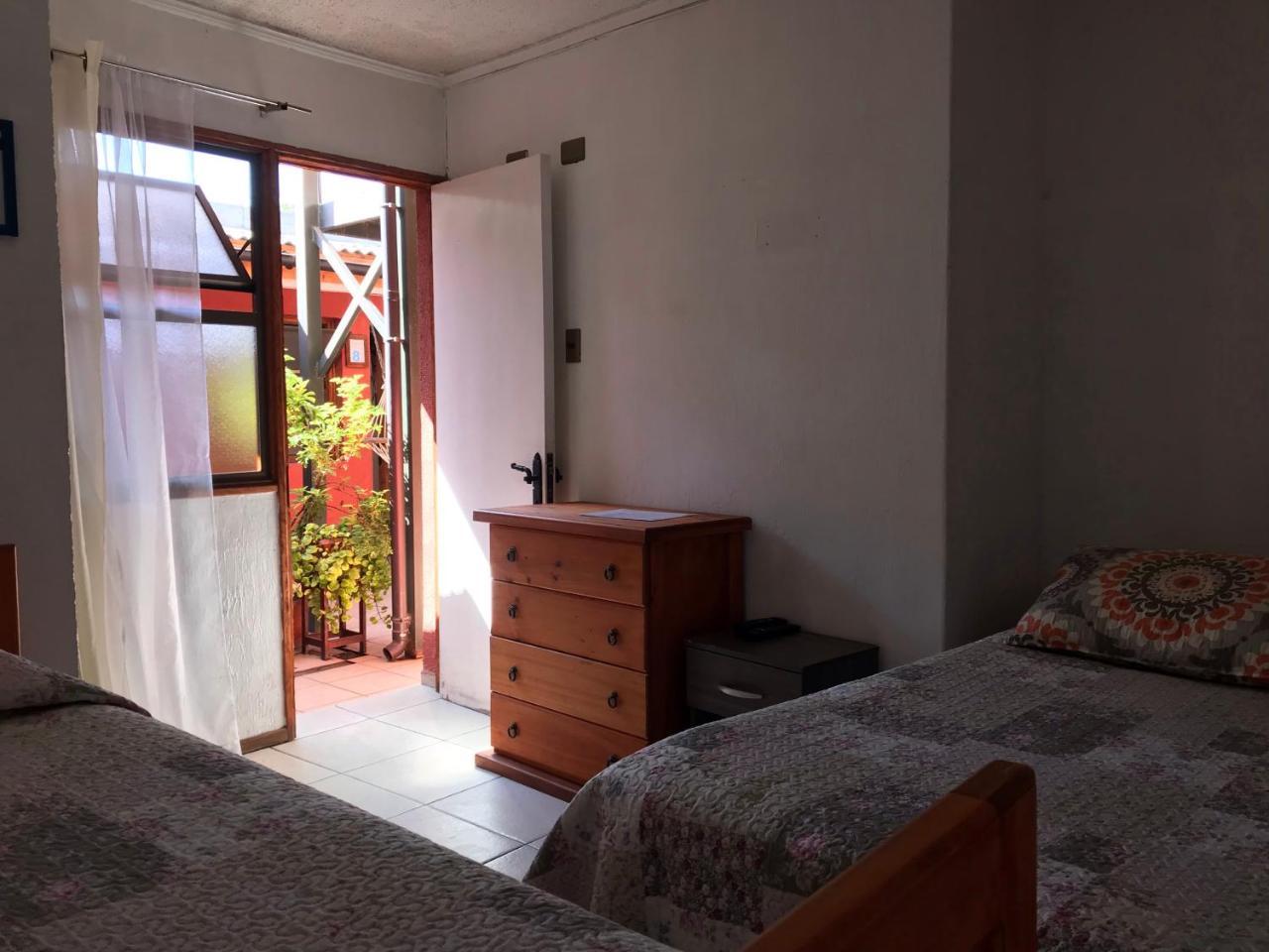 Hostal Avenue La Serena Bagian luar foto
